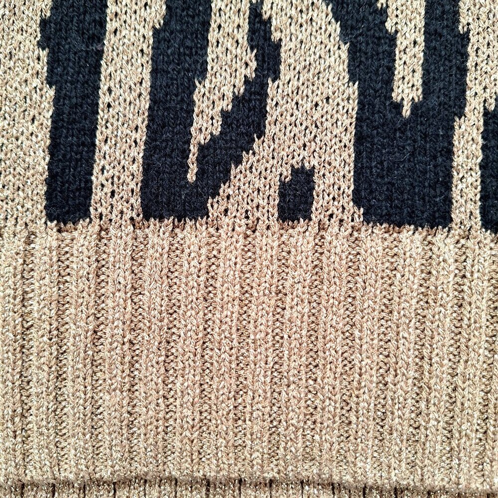 Brooks Brothers Year of the Tiger Sparkling Italian Yarn V-Neck Sweater - Picture 6 of 8